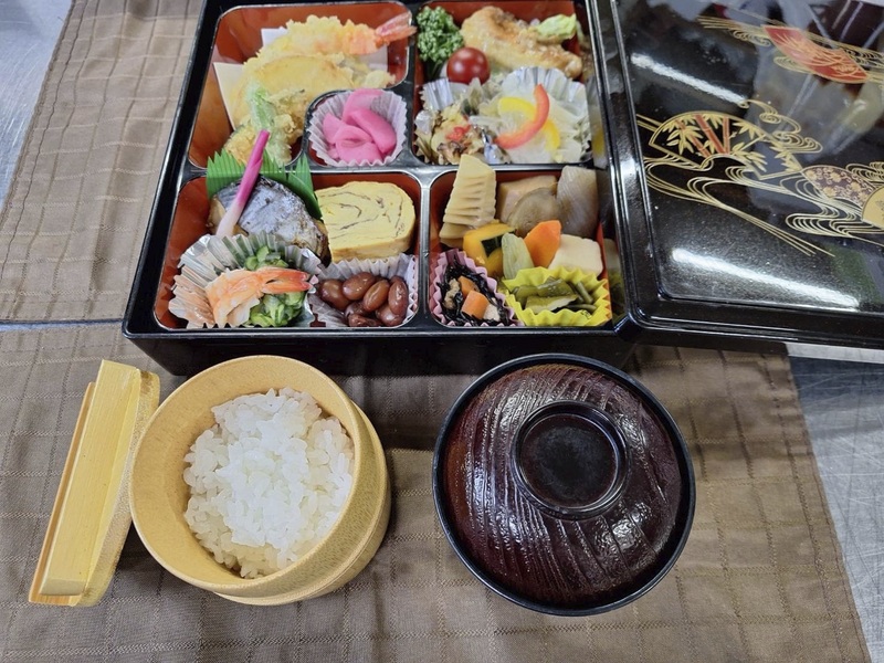  昼食