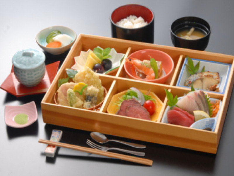 昼食